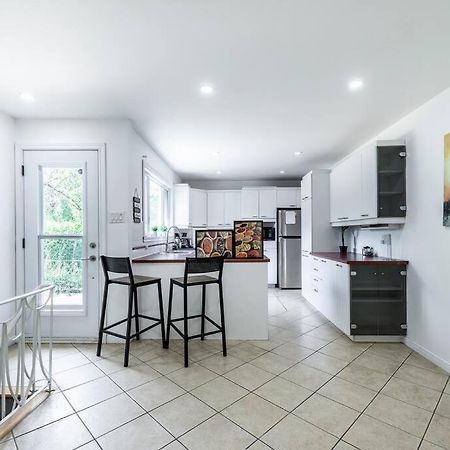 Spacious 4Br House Close To Dt Lejlighed Brossard Eksteriør billede