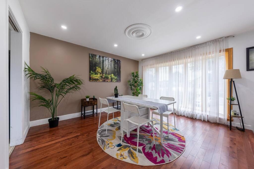 Spacious 4Br House Close To Dt Lejlighed Brossard Eksteriør billede