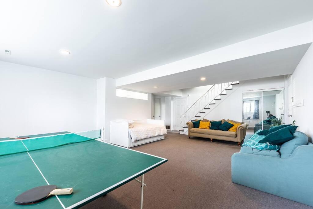 Spacious 4Br House Close To Dt Lejlighed Brossard Eksteriør billede
