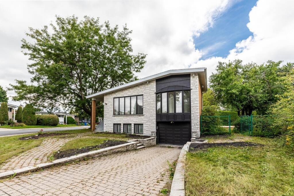 Spacious 4Br House Close To Dt Lejlighed Brossard Eksteriør billede