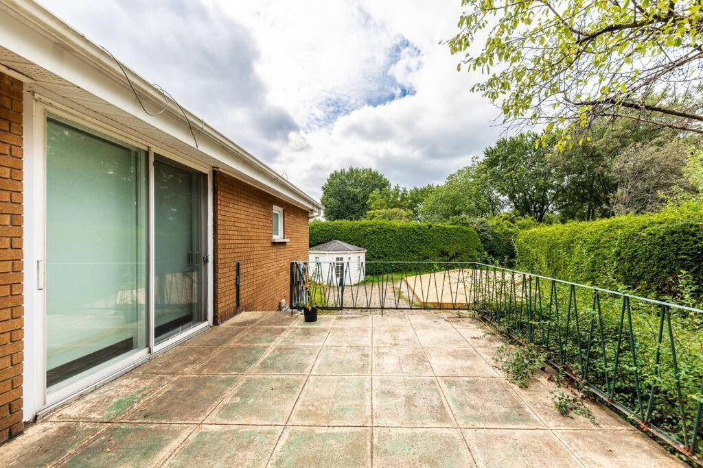 Spacious 4Br House Close To Dt Lejlighed Brossard Eksteriør billede