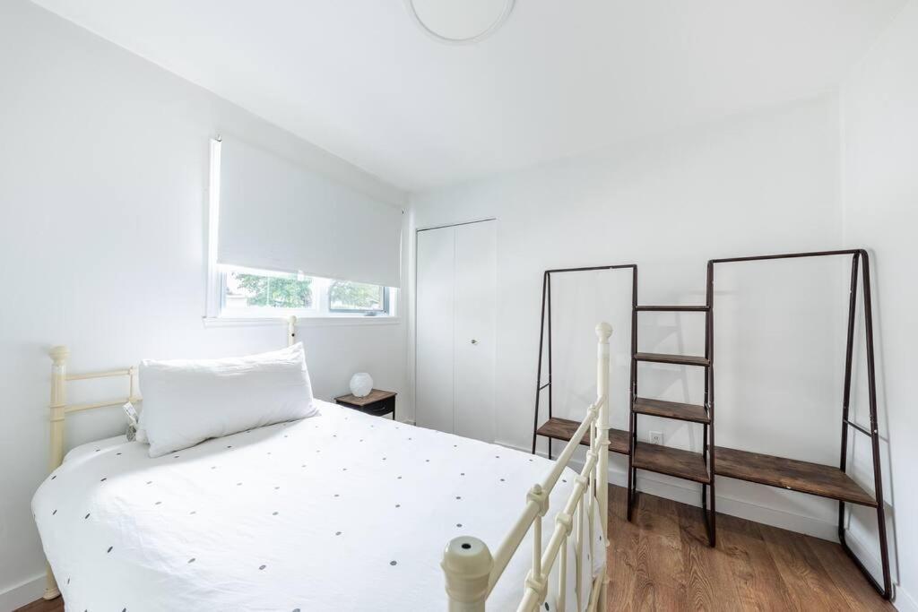 Spacious 4Br House Close To Dt Lejlighed Brossard Eksteriør billede